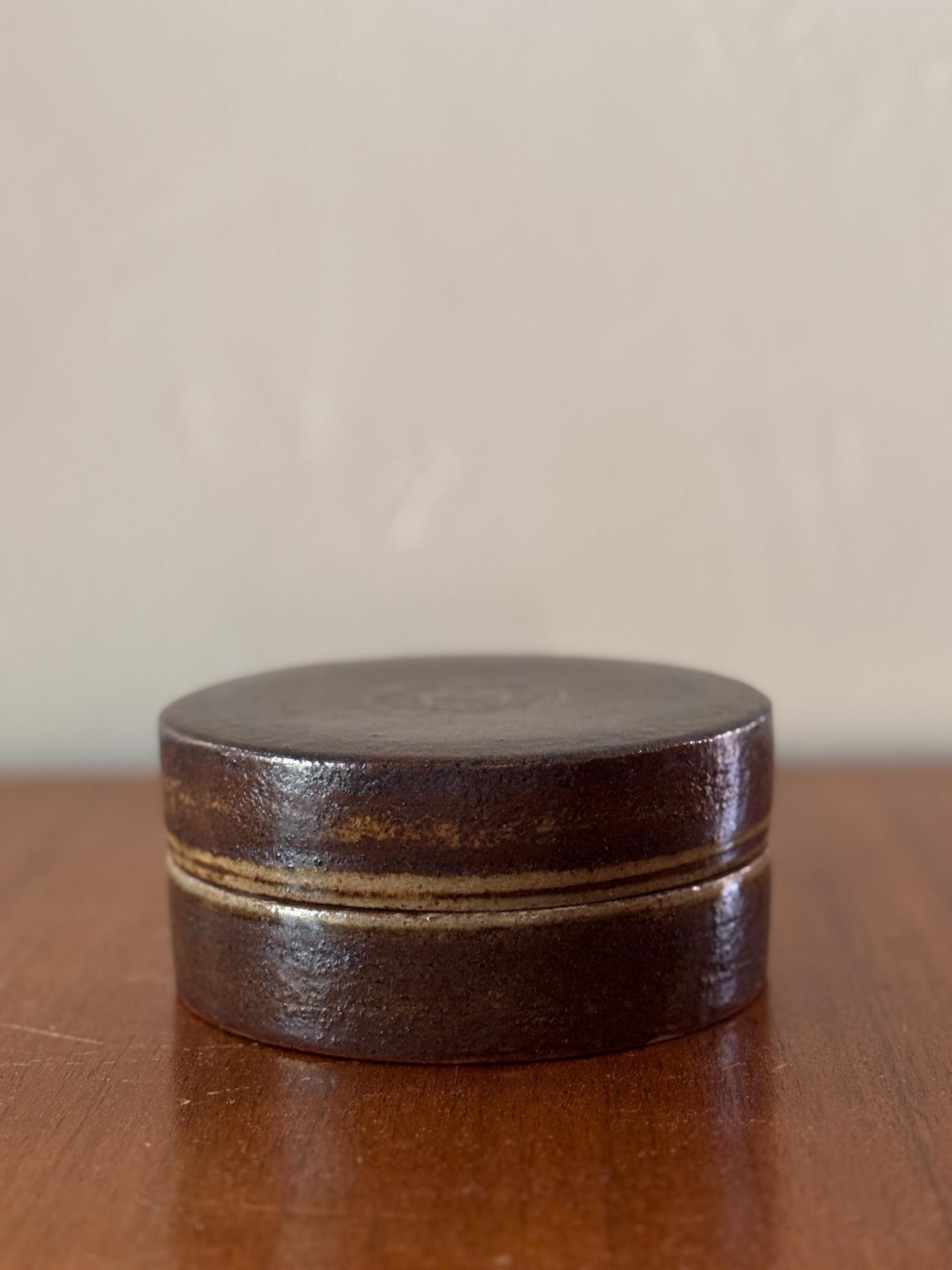 デンマーク製　アンティーク　L.Hiorth(ヒョルス)工房のゲルトルート作品！ L. hjorth ceramics - Etsy 日本