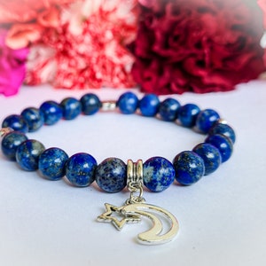 Lapis Lazuli Kristall Armband, Halschakra Heilkristalle, Dunkelblaues Edelstein Armband, Halbmond Stern, Mond Schmuck, Unisex