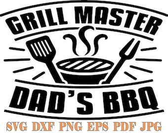 Può includere: Grafica in bianco e nero con il testo "Grill Master Dad's BBQ". Il design presenta una griglia, una spatola e una forchetta.