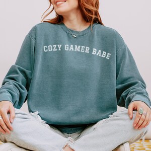 Cozy Gamer Babe Comfort Colors Sweatshirt,  Video Game Merch, Retro Nerd Aesthetic, Cozy Gamer Accessories, Gamer Apparel, Gamer Gift