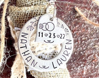 Dije de ramo de boda personalizado, regalo de recuerdo estampado a mano