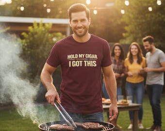 Camiseta "Segure meu charuto, eu resolvo isso", camiseta com frase engraçada, presente para homens, presente para o pai, presente para o Dia dos Pais, camiseta engraçada para o pai, camiseta com humor de "exército de pais"