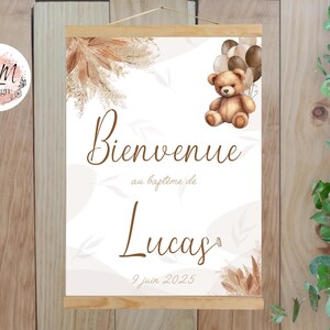 Poster personalizzato di benvenuto per battesimo con orsetto marrone e foglie della natura stampato per la decorazione murale - formato PDF o stampa A4 o A3