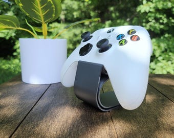 Minimalist Universal Controller Stand: Gaming Console Organizer (3.4x1.8x2.9in)