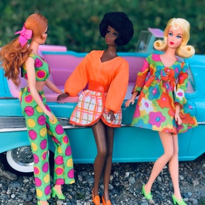 Barbie 1968, Mod Friends, Couleurs des fleurs, Noir, Vert, Rose, Orange, Rétro, Photo, Oeuvre, Art mural