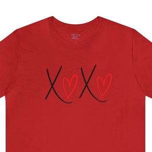 Camiseta XOXO, regalo de amor, camiseta del lenguaje del amor, regalo del día de San Valentín, regalos para parejas, signos de amor, regalo de amor incondicional, camiseta linda Xoxo