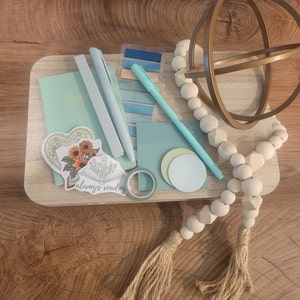 Book Annotation Kit | Note Taking Kit | Gift for Reader/Book Lover | Stationery Set | Pens, Highlighters, Sticky Notes and Tabs, Stickers