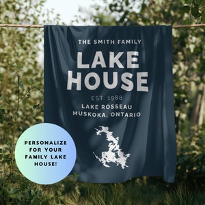 Couverture personnalisée pour maison de famille au bord du lac, couverture personnalisée avec nom de famille, décor de carte de lac, couverture en polaire Minky, cadeau Lake Life Lake House