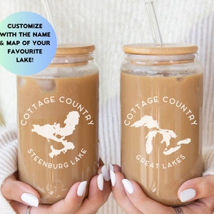 Vaso de vidrio con mapa de lago personalizado, regalo de bebida personalizado para amantes del lago, vaso con pajita y tapa, regalo de casa del lago, taza para acampar