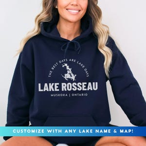 Benutzerdefinierter See Karte Hoodie, personalisiertes Lakehouse Sweatshirt, Geschenk für Cottage oder Seeliebhaber, See Leben Shirt, benutzerdefinierte See Kunst, Sommerkleidung