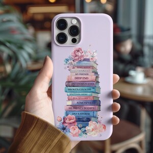 Anpassat telefonskal med bokhylla: Akvarell blommig bokhylladesign