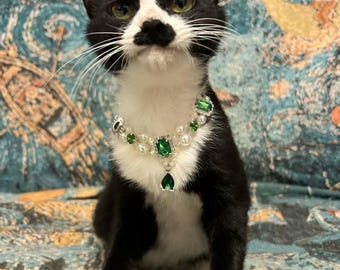 Faux Crystal Cat Collar, Adjustable Princess Necklace, Bling Gem Pet Accessory (Birthday Photo Shoot)