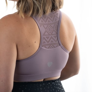 Balance Lavender Sports Bra Athleisure Wear Women&#39;s Training Bra Racerback Sports Bra