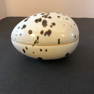 Vintage Collector’s Porcelain Egg Shaped Container.