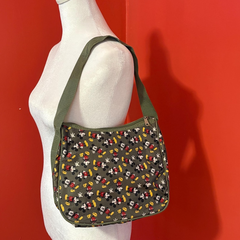 Bolso de hombro vintage de Disney con Mickey Mouse, de lona verde y cremallera. imagen 2