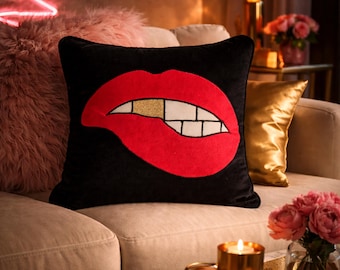 Beißender Mund Kissen-Bezug - Pop Art Dekor - Schwarzer Samt & Goldene Kunstleder Applikation - Minimalistischer Sofa-Akzent