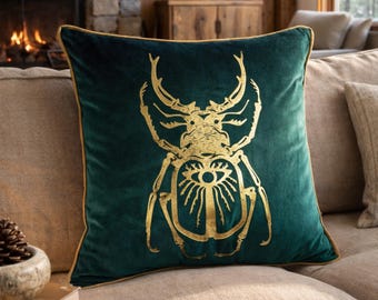 Hirschkäfer Kissen-Bezug - Smaragdgrüner Samt & Goldfolie - Entomologie Insekt Kunst - Mystische Academia Dekor - Hexen Augenkissen