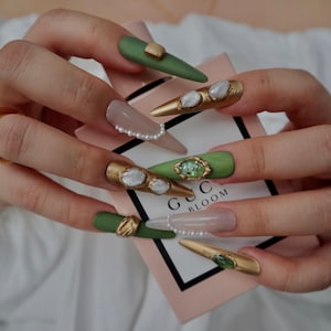 Vintage Emerald Press-on Nails | XL Almond Nails | Unique Nails | Elegant Nails | Noble Nails | Gift For Her