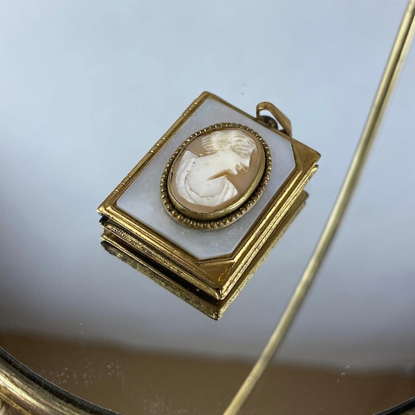 Vintage cameo photo locket, with mother of pearl