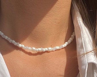 Collier ras de cou en perles d'eau douce et rocailles blanc, collier pour femmes, bijoux minimaliste fait main en France, cadeau pour fille