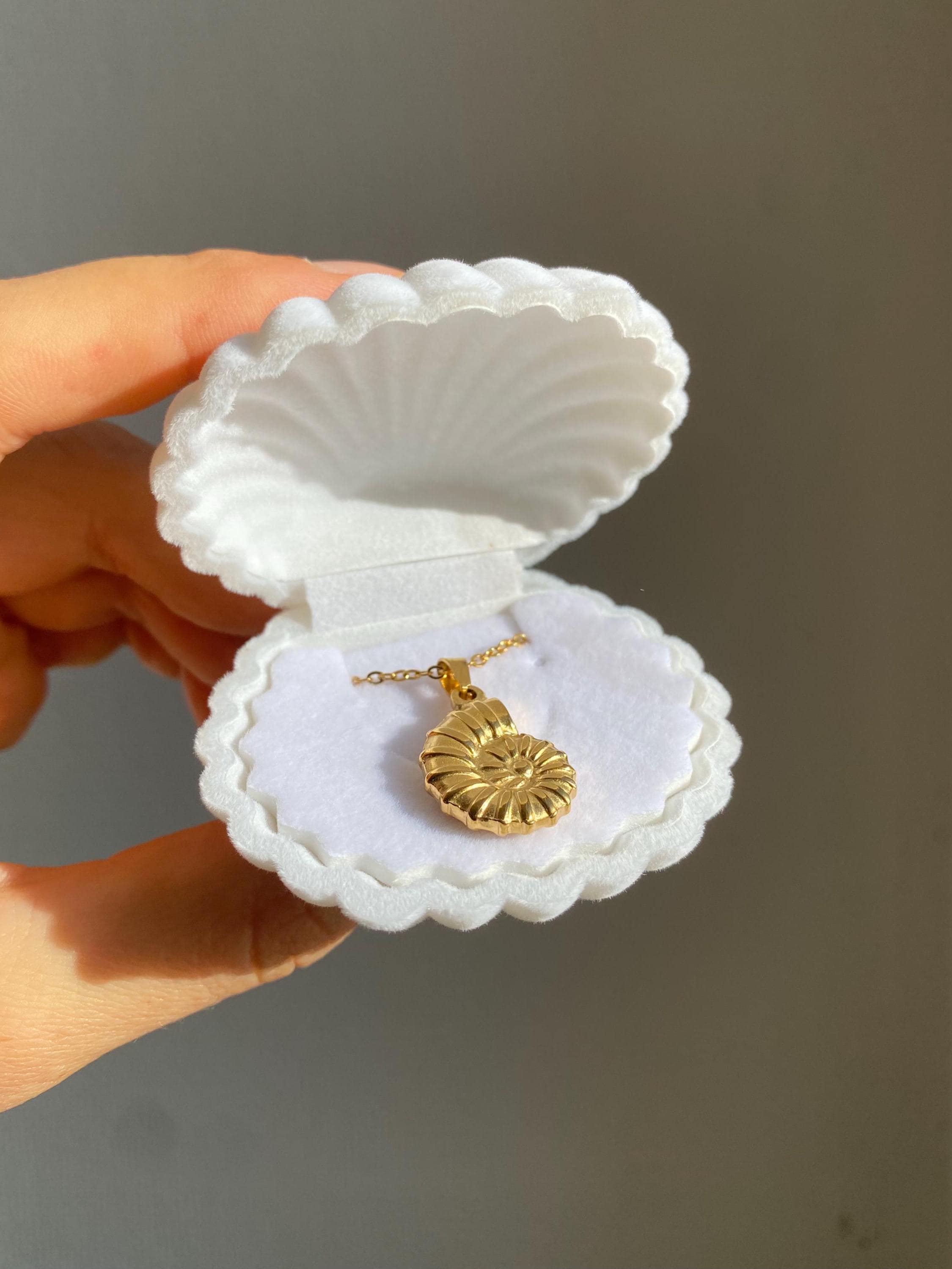 Collier Serena - collier pour fille avec charm coquillage et chaîne en acier inoxydable doré, cadeau bijoux pour elle, collier sirènes