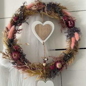 Trockenblumenkranz  Frühlingskranz , Sommerkranz  , Wreath , Türkranz in Pastellfarben mit Herz  , getrocknete Blumen , Romantischer Kranz .