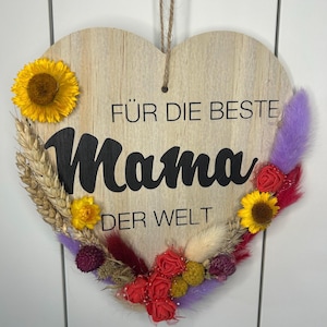 Wooden heart with the word “Mama”, spring heart, decorative heart, flower heart, dried flowers and artificial, heart, permanent heart.