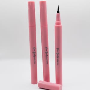 Liquid Eyeliner | Smooth Eyeliner | Black Eyeliner