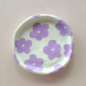 Aesthetic plate from clay with flowers