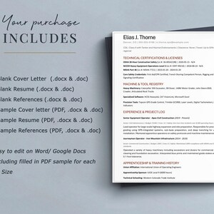 Könnte beinhalten: Handgefertigtes Holzschild mit dem handgeschriebenen Text "Willkommen". Das Schild ist weiß lackiert mit einem Used-Look und einem dekorativen Blumendesign. Zum Aufhängen an Wand oder Tür.