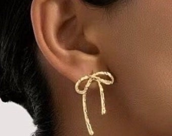 Pendientes de arco de oro de 14K, Pendiente de arco de cola larga, Pendiente de arco de oro, Pendiente de arco lindo, Pendientes de arco delicados, Pendientes de arco, Regalo de nieta