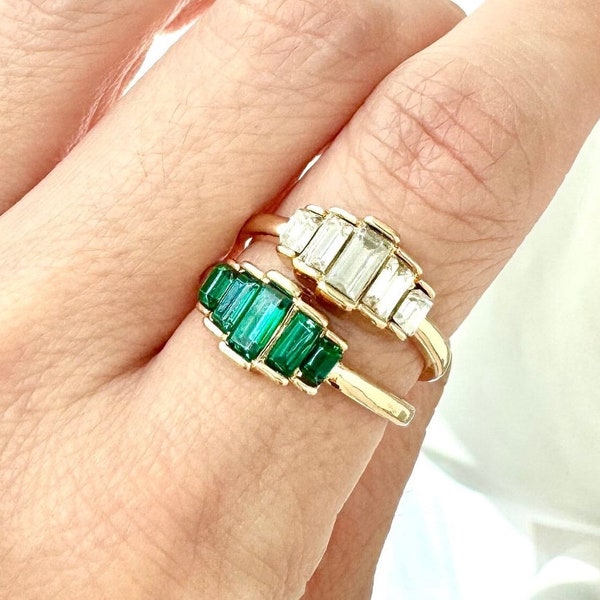 14K Gold Baguette Cut Emerald Ring, Emerald Statement Ring, Emerald Ring for her, Dainty Stacking Ring, Emerald Baguette Cut Ring Gift