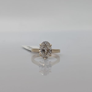 2 Carat Oval Lab Grown Diamond Engagement Ring: IGI Certified Gold Solitaire