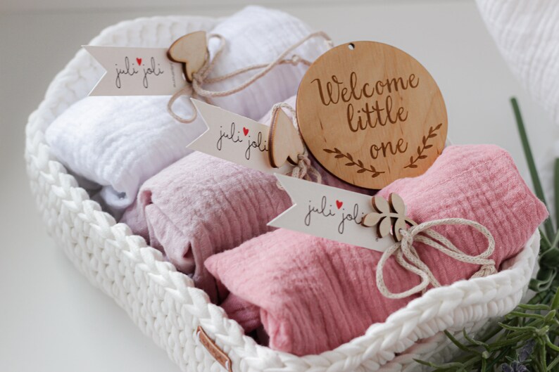 Set of 3 Muslin Fitted Sheets with Baby Welcome Tag in Crocheted Basket, Baby Bassinet Oval Sheets Set, Baby Girl Shower Gift, Newborn Gift image 2