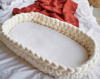 Gros panier à langer, table à langer au crochet ivoire, décoration bohème neutre pour chambre de bébé, décoration neutre pour chambre de bébé, matelas à langer de couche-culotte