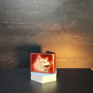 Handcrafted Genuine Leather Wallet with Wolf Design – Where Quality Meets Art