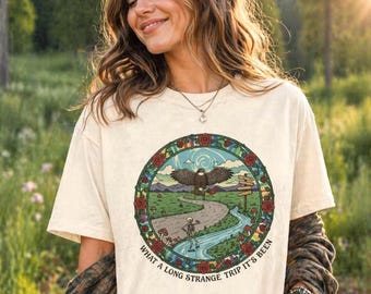 Lange seltsame Reise Grafik-T-Shirt | Dankbarer Tod | Band-T-Shirt