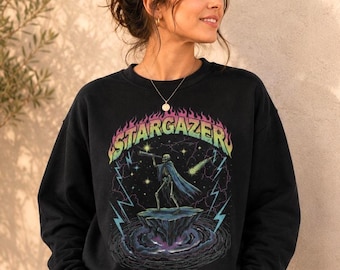 Stargazer-Grafik-Sweatshirt | Kosmischer Raum Rundhals | Retro Band Shirt