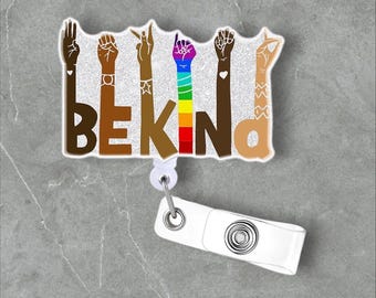 Bębenek z akrylu z brokatem Be Kind: zwijany uchwyt na identyfikator