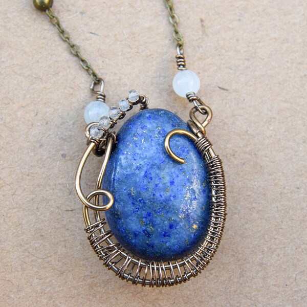 Collier antique en laiton, lapis lazuli