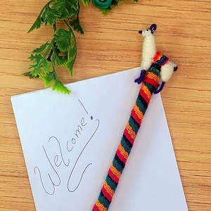 Llama pen made in Peru handmade /Llama pen decoration / Peruvian crafts / Whitte Llama / Alpaca pen / Cusco Pen
