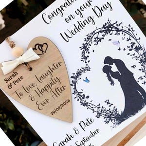 Luxury Wedding Day Card with Removeable Engraved Keepsake , Personalised Wedding Day Card, Handmade Card, Custom Greetings, Couples Keepsake immagine 2