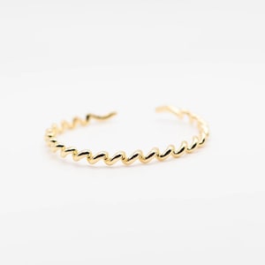 Gold Filled Bangle, Spiral Bangle, Statement Bangle, Stacking Bangle, Gold Bangle Cuff, Twist Bangle, Twist Cuff, Gold Stacking Cuff