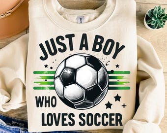 Solo un ragazzo che ama il calcio PNG, design per sublimazione, PNG per bambini, PNG sportivo, PNG per il giorno della partita, PNG retrò, design per magliette, PNG a download immediato, DTF