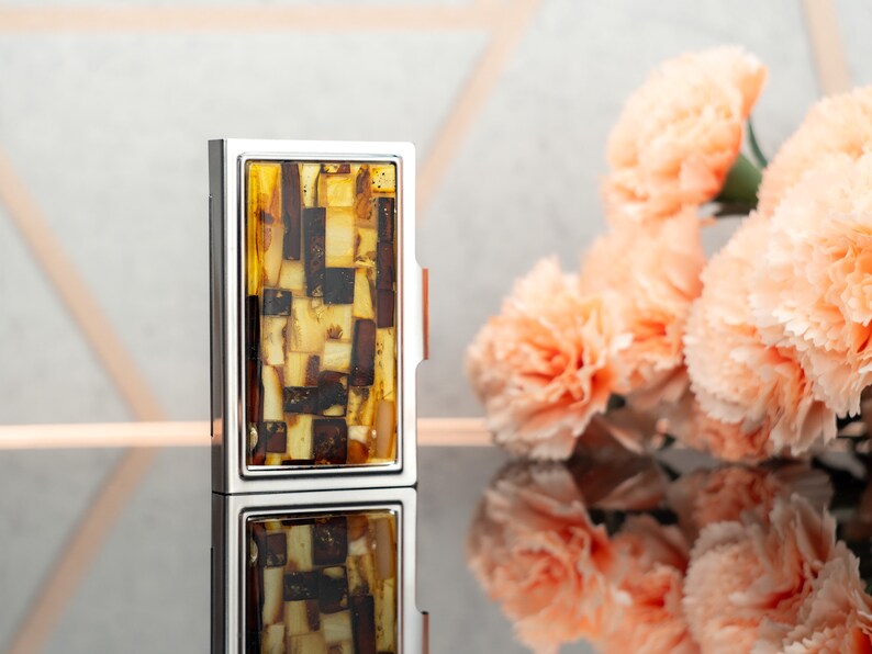 Porte-cartes de visite avec mosaïque ambrée : embellissement élégant d'ambre de la Baltique, accessoire unique et élégant, parfait pour un cadeau patron image 2