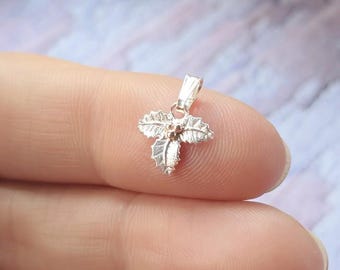 Sterling Silver Holly Charm: December Birth Flower Paperclip Bracelet