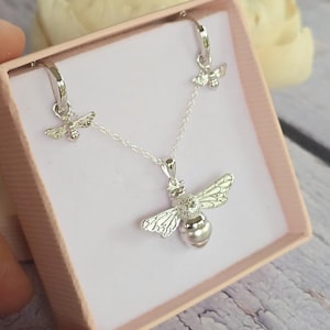 Sterling silver Bumble Bee Pendant and Earrings, Bumble Jewellery Set, Nature Inspired