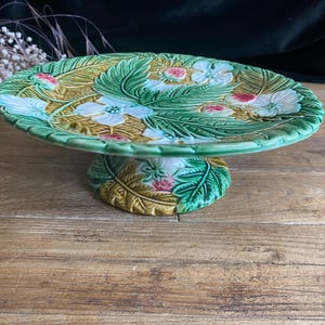 Barbotine Footed Plate - Strawberry Decor
