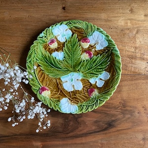 Barbotine Plate - Strawberry Decor
