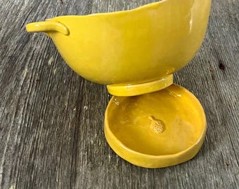 Scolapasta/piatto da portata per frutta in ceramica, realizzato a mano, disponibile in 4 colori.